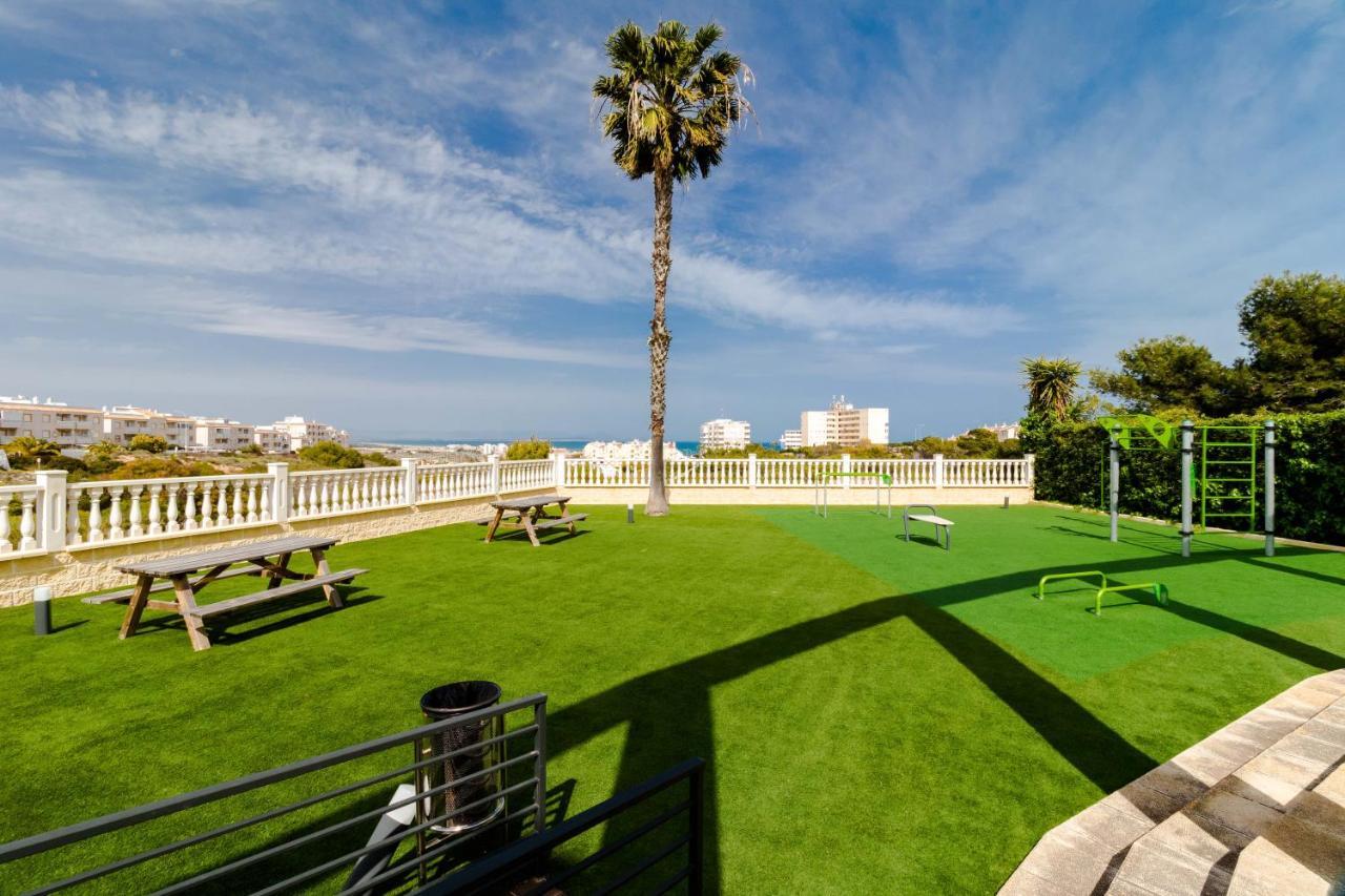 Nice House With Tennis Court,Sports And Playground Torrevieja Eksteriør billede