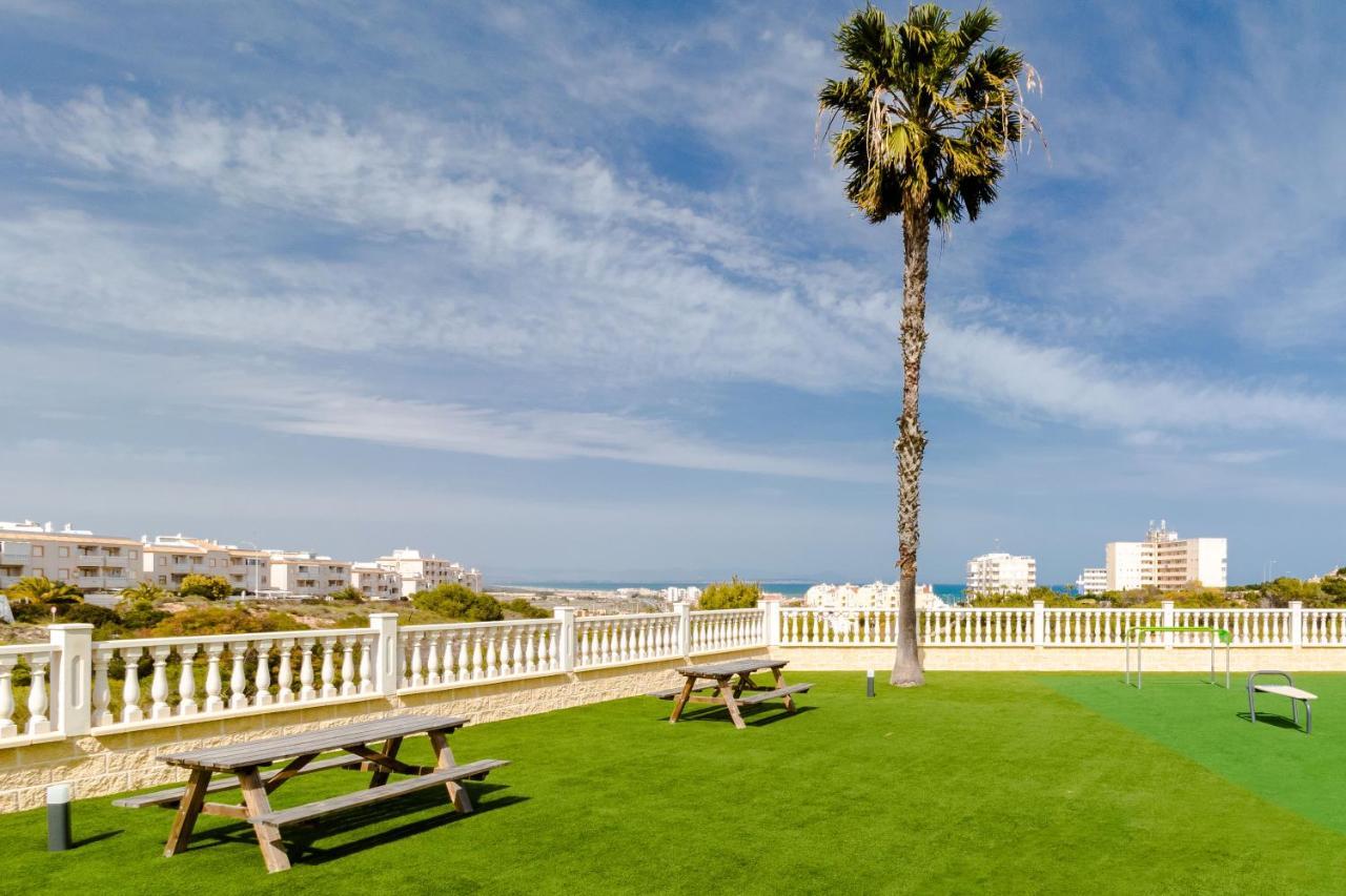 Nice House With Tennis Court,Sports And Playground Torrevieja Eksteriør billede